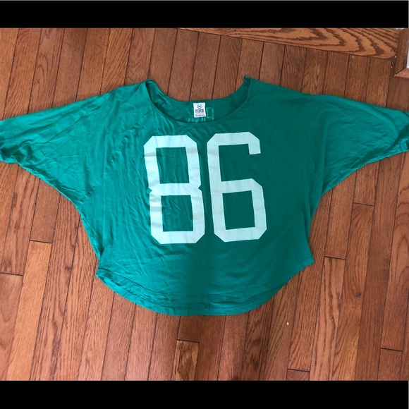 Cute batwing PINK top - Picture 3 of 5